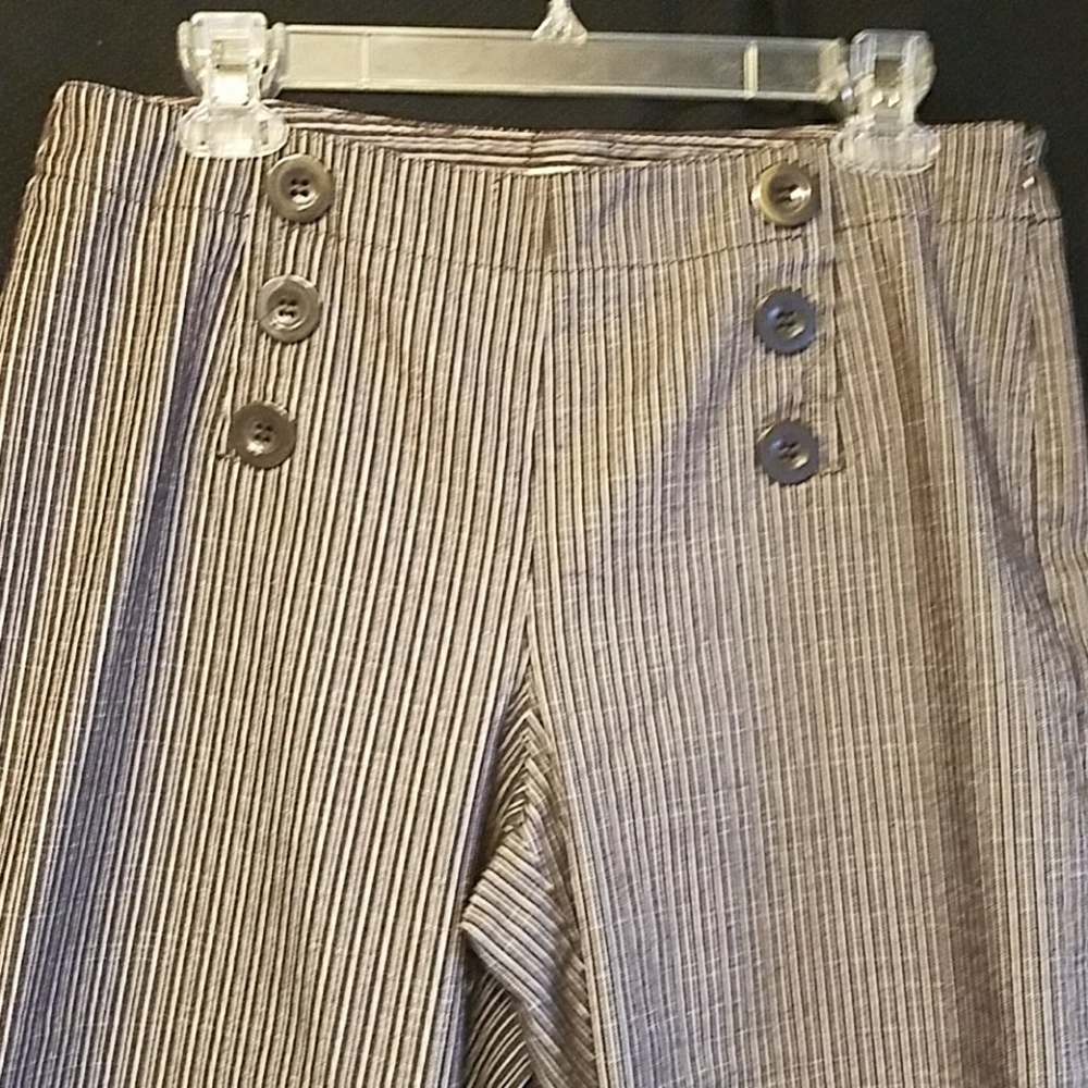 So stinkin' cute Capris